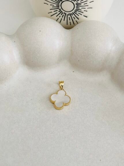 Clover Pendant