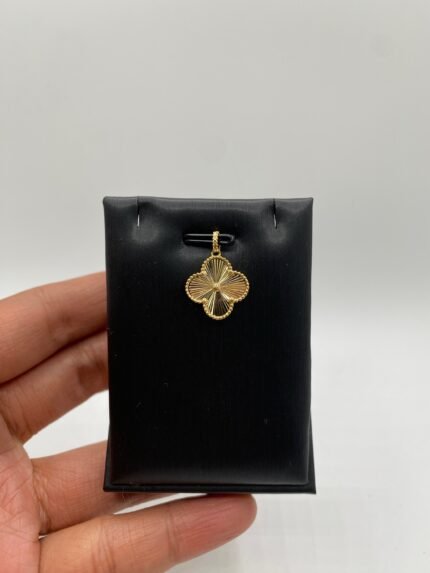 Clover Pendant